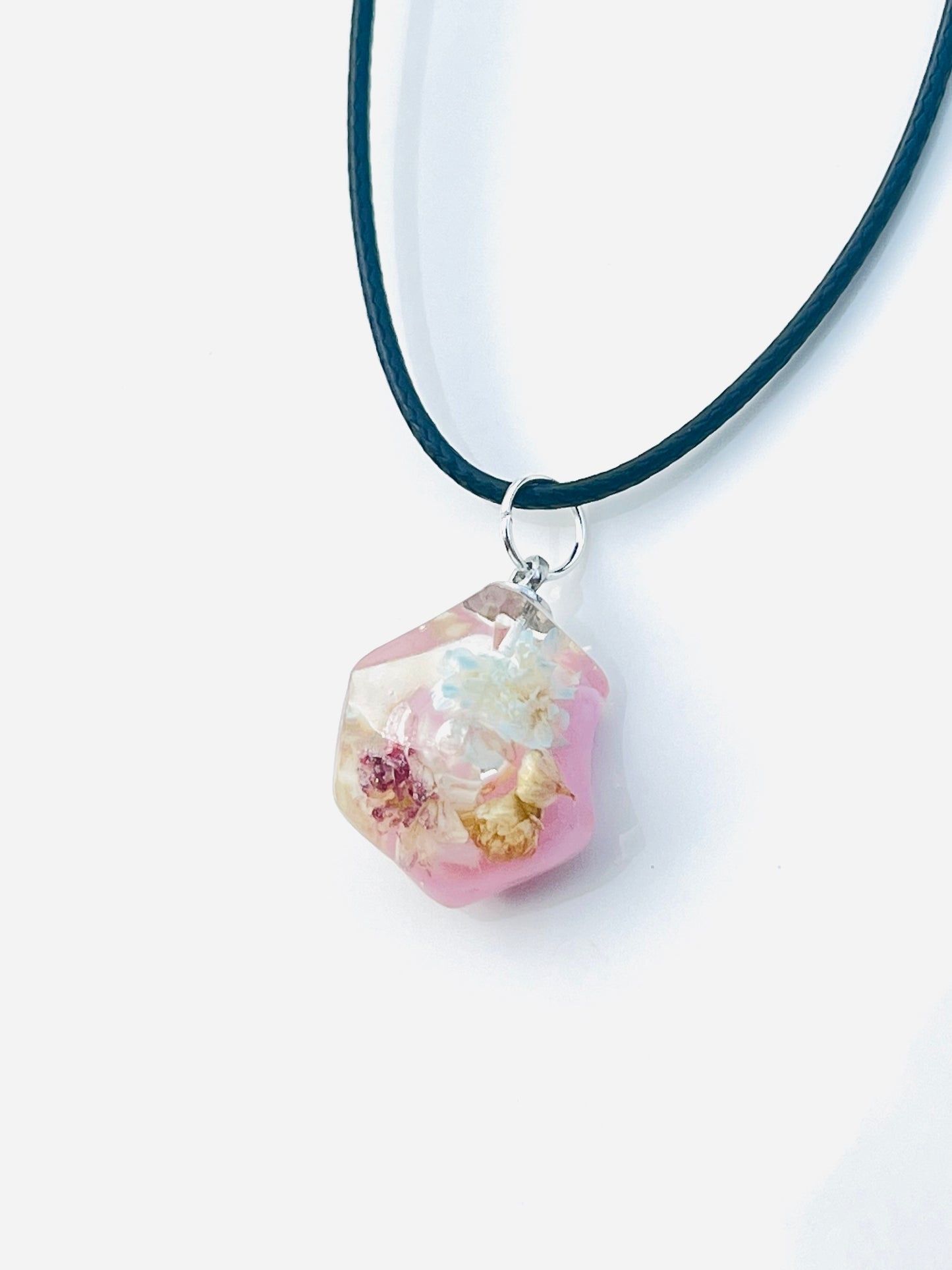 Flower in pink rock necklaces