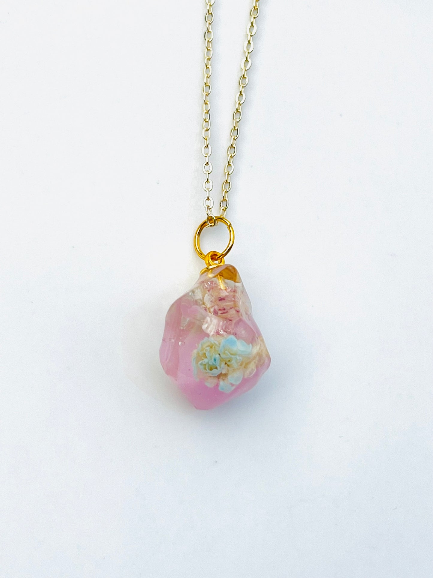 Flower in pink rock necklaces