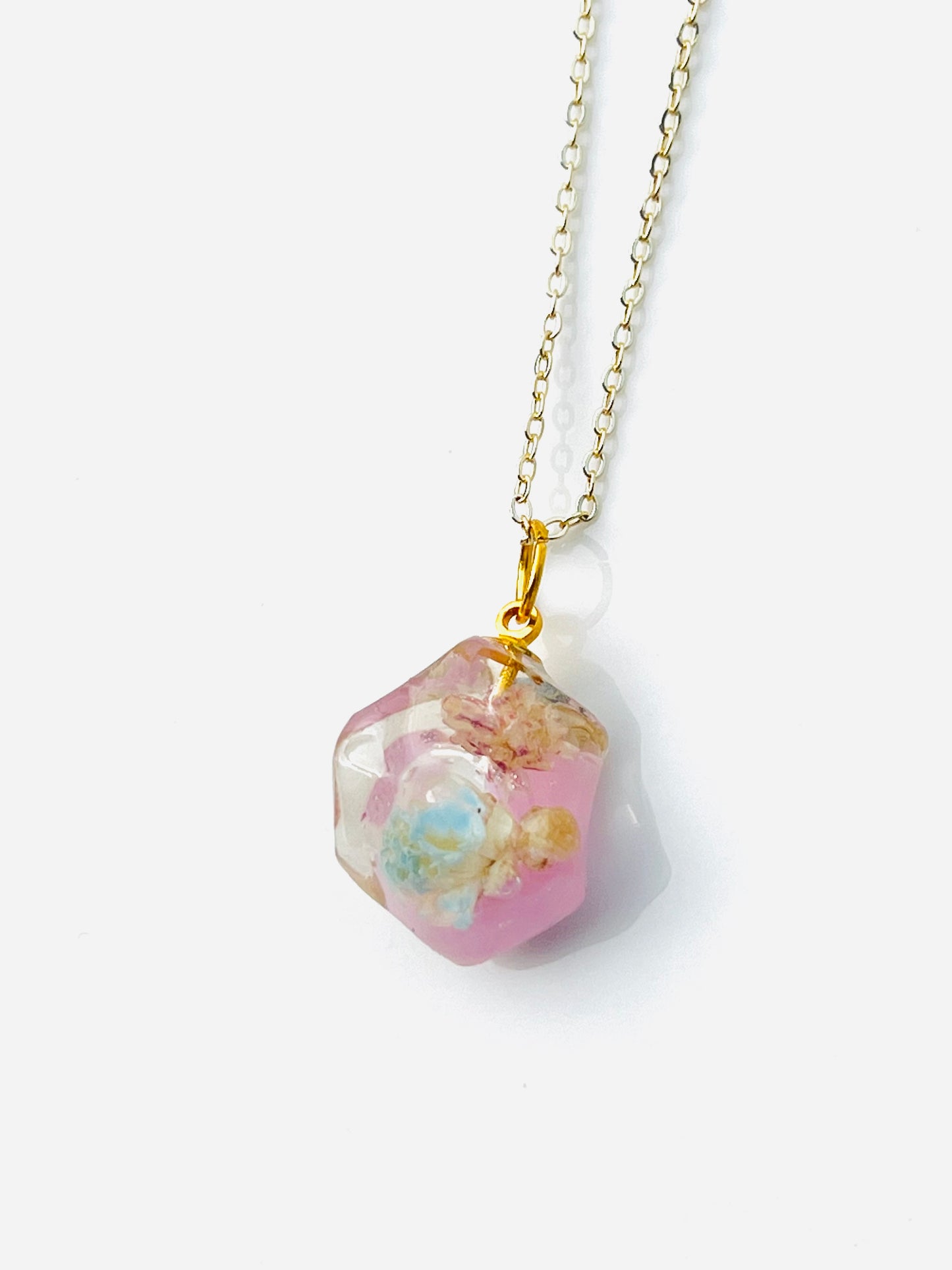 Flower in pink rock necklaces