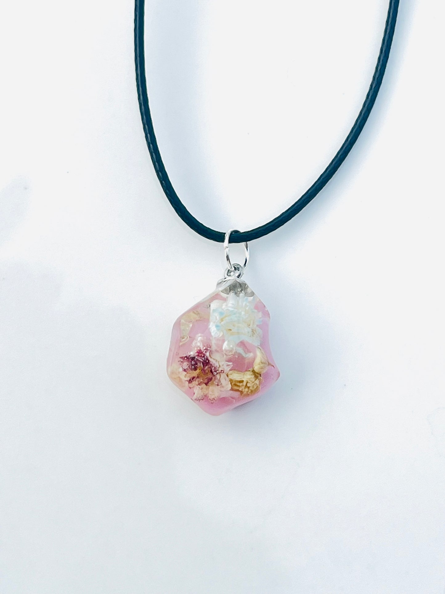 Flower in pink rock necklaces