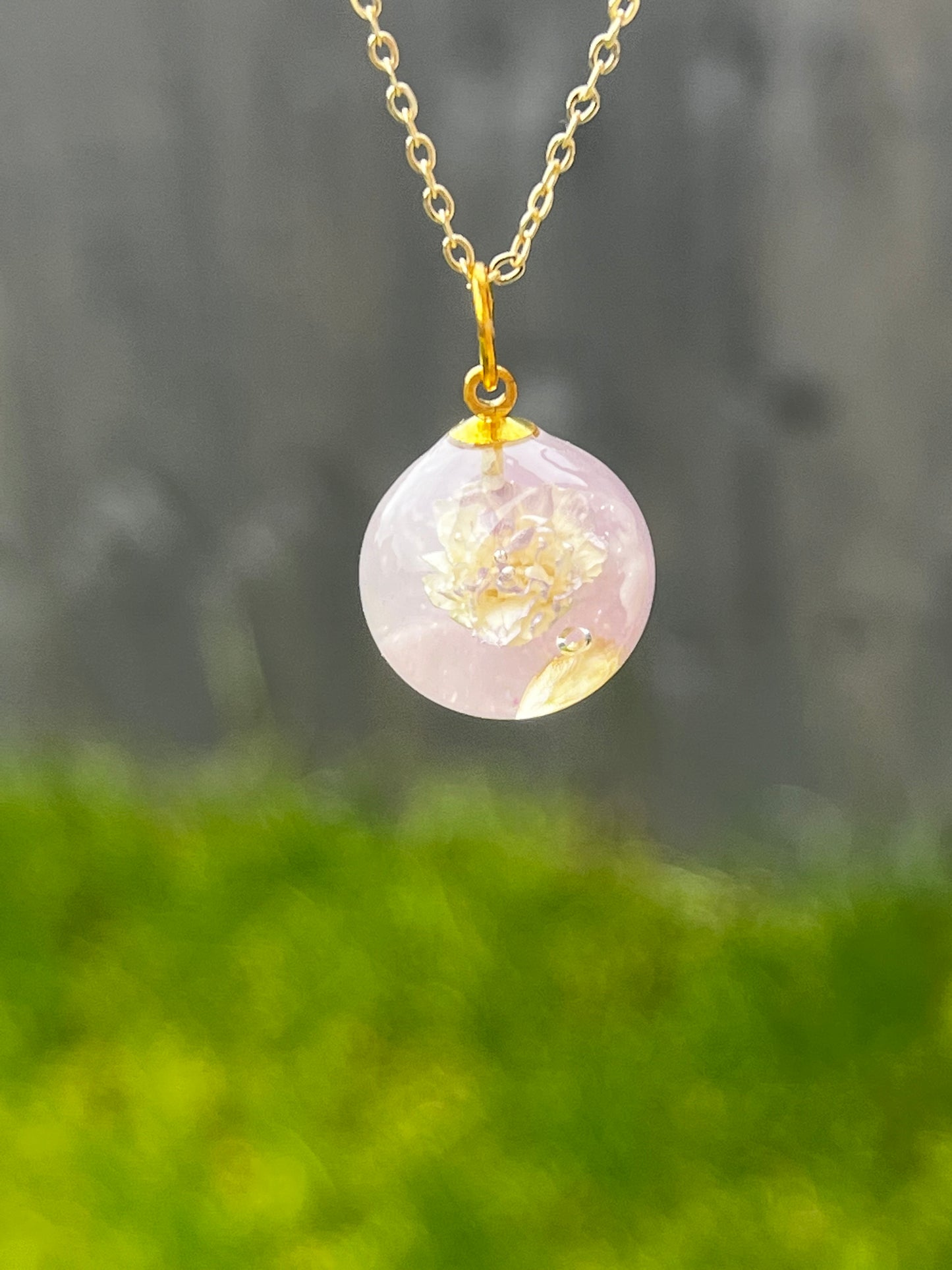 Dry flower in the pink world necklaces