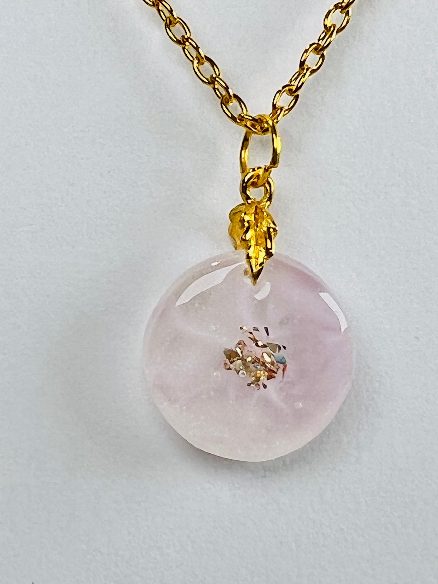 Pinky clear necklaces 粉系透亮項鍊