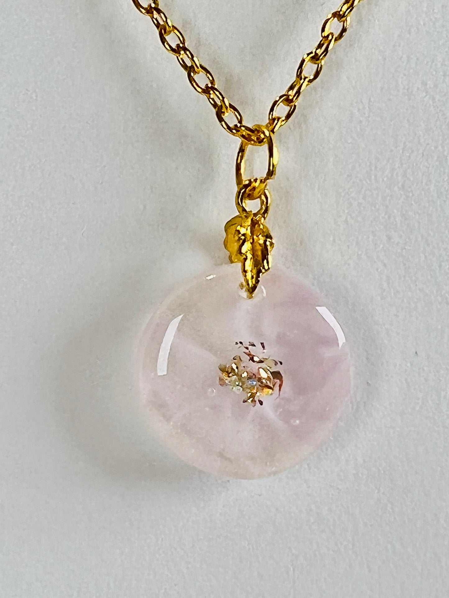 Pinky clear necklaces 粉系透亮項鍊