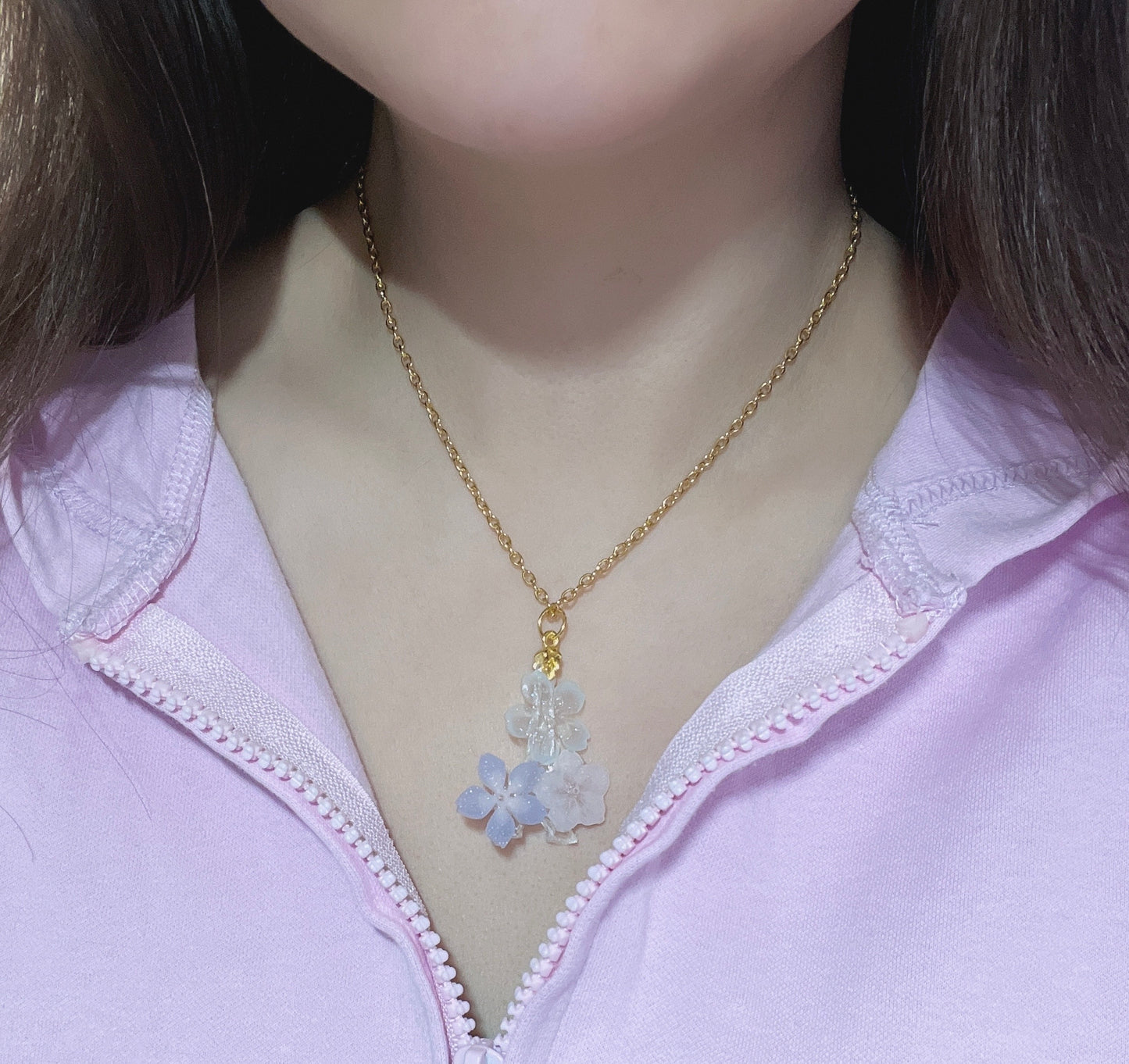 La Tour Eiffel with Sakura necklaces 鐵塔櫻花項鍊