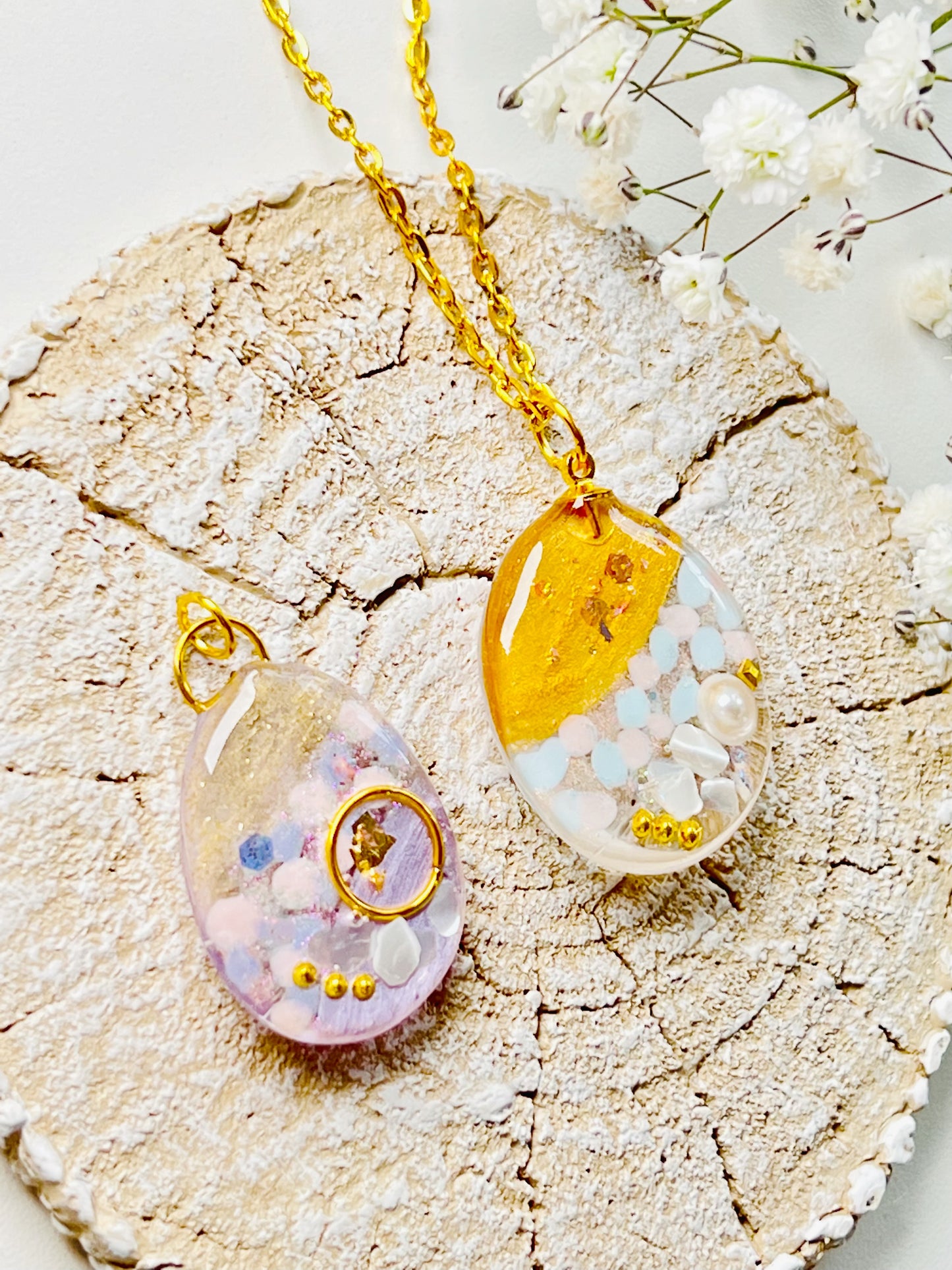 Golden oval necklaces