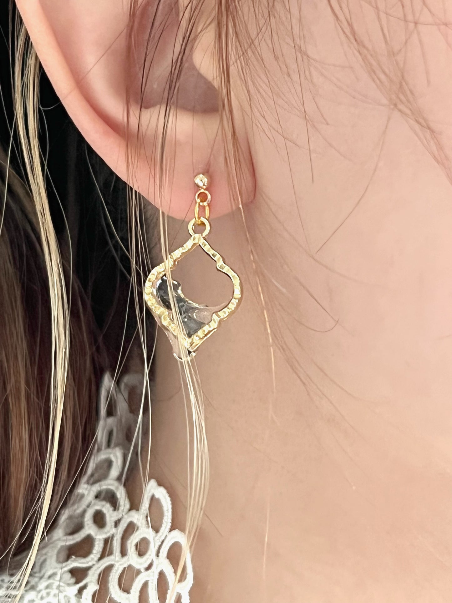 Be water- Golden diamond earrings