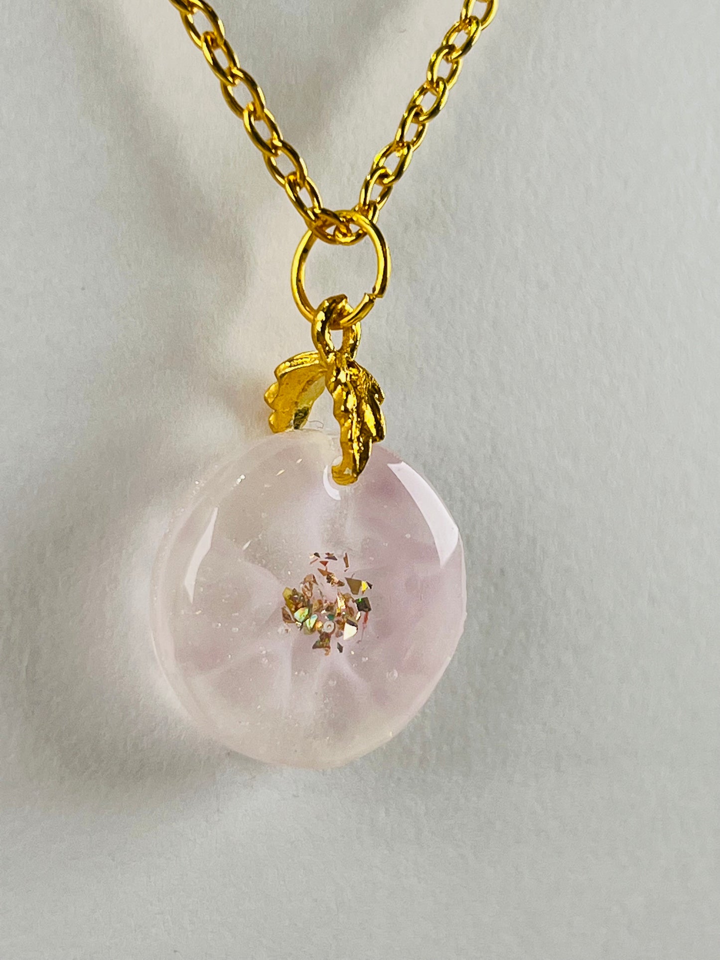 Pinky clear necklaces 粉系透亮項鍊